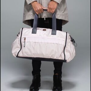 Light Pink Lululemon Weekend Warrior (Prisma Embossed Neutral Blush) Duffle